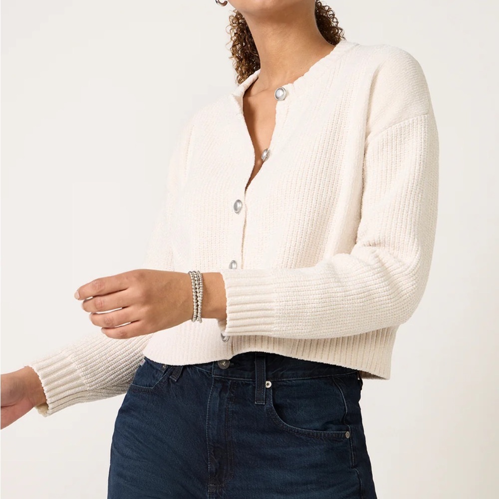 Evereve Cream Button-Front Knit Cardigan